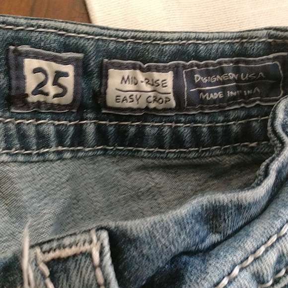 Shorts - Picture 3 of 3